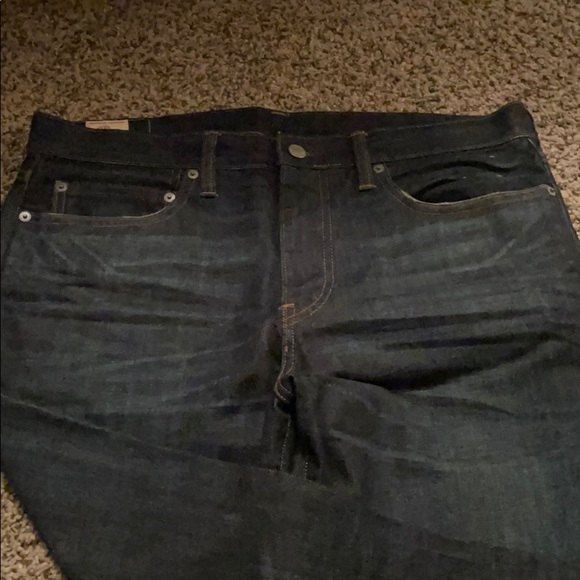 GREAT condition J. Crew Men’s jeans- 34x32 - Picture 4 of 6